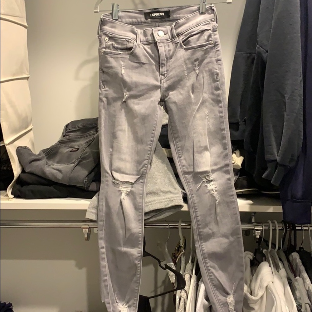 Grey distressed Jeans